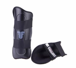 Shin Guard Fighter Ergo - Black, FSG-001W