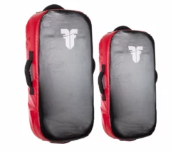 TRAINING FIGHTER MULTI-GRIP STRAIGHT SHIELD - Black/red, FKSH-09